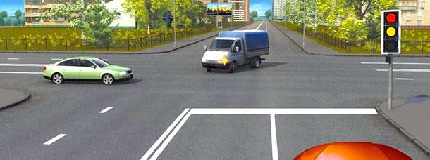 При включении зеленого сигнала светофора Вы должны уступить дорогу: